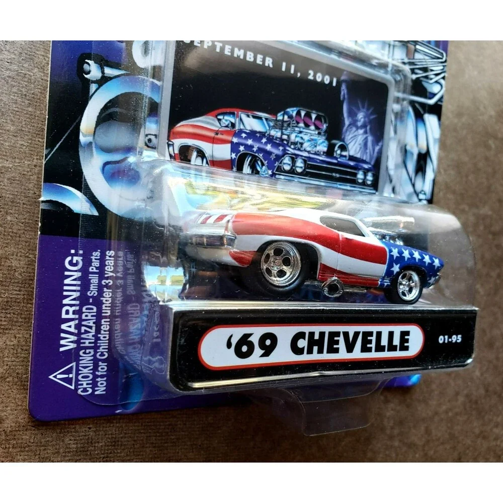 2001 Muscle Machines 1969 CHEVELLE September 11, 2001 1:64 Stripes & Stars 01-95